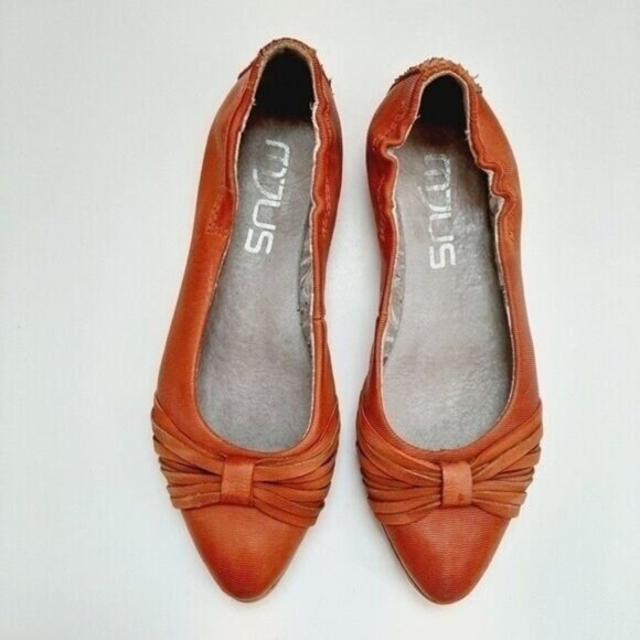 MJUS Pointy Toe Ballet Flats Orange Abstract Bow Detail Sz US 7.5 / Eur 38 - Picture 7 of 13